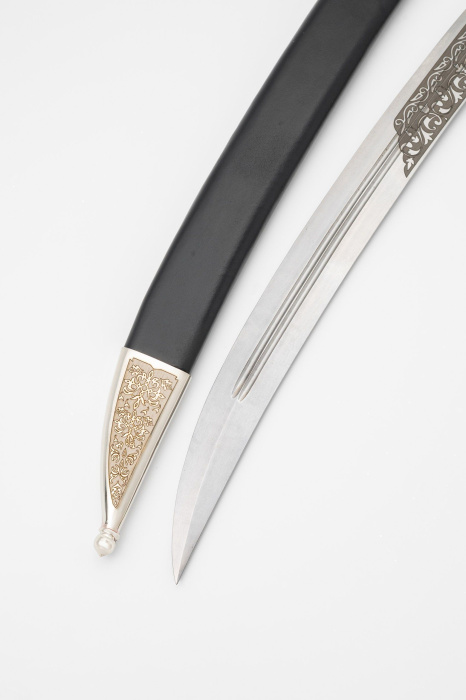 Кинжал Бебут с резьбой мельхиор  1907 года фото 